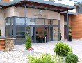 Manor West Hotel