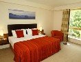 Manor West Hotel